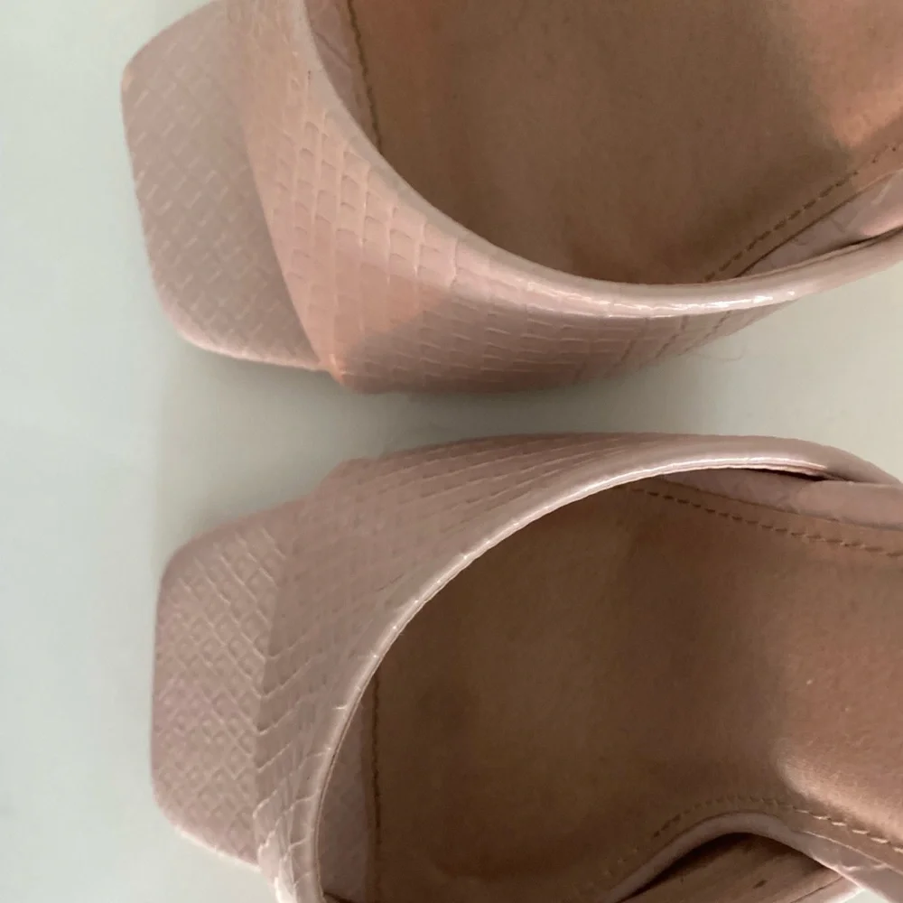 Pink Shein Pumps